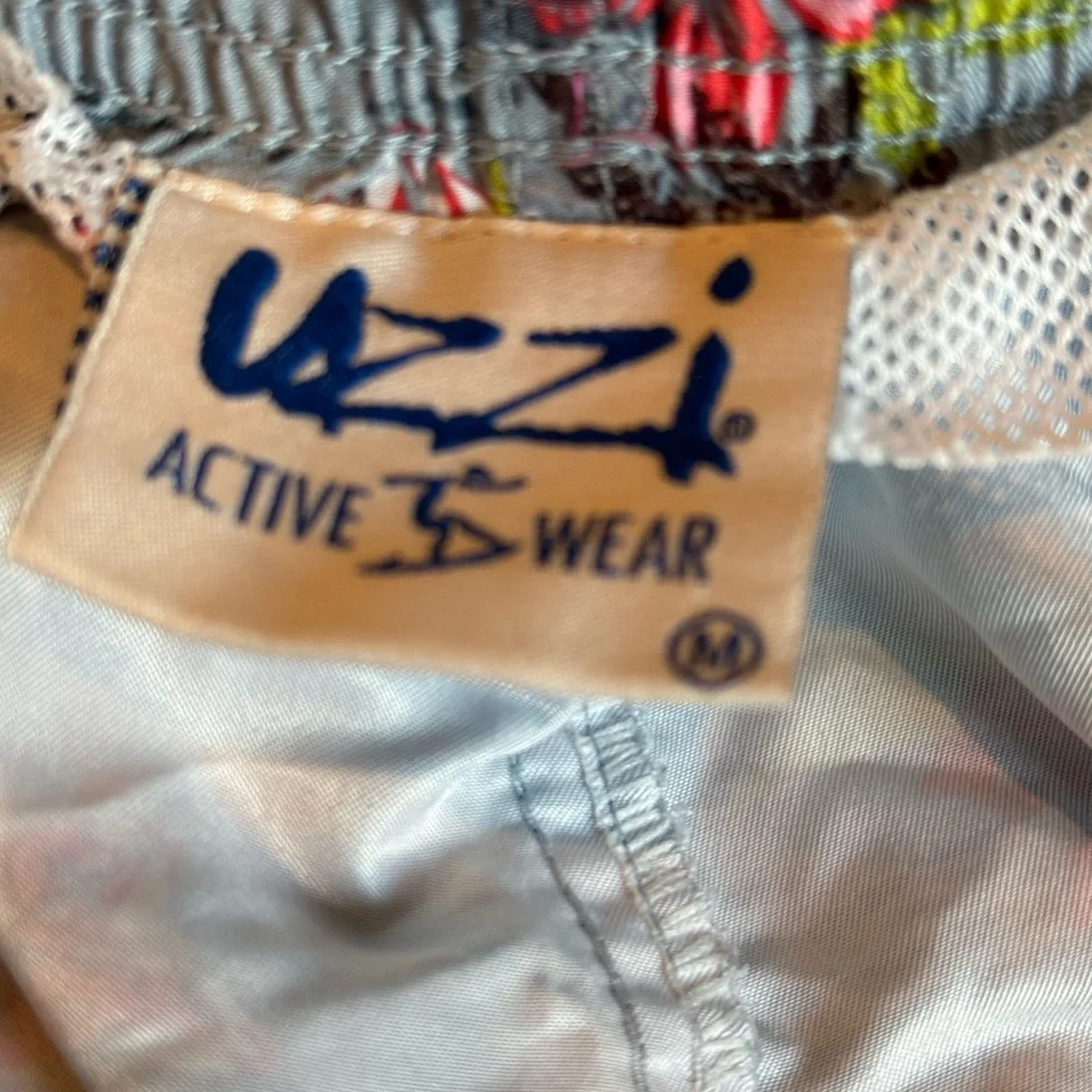 Uzzi dive into